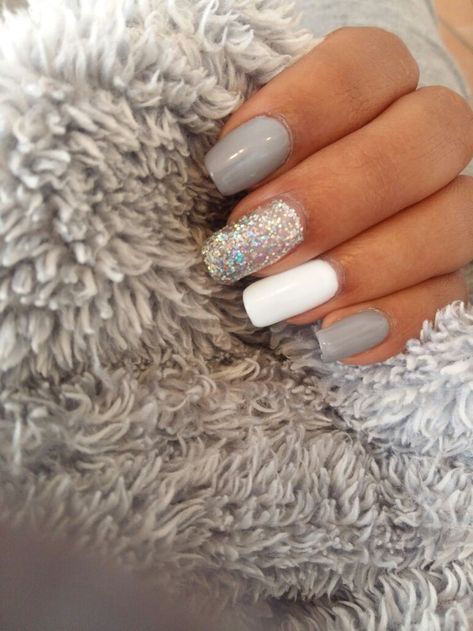 Silver Gel Nails, Nails Grey, Hoco Nails, White And Silver Nails, Homecoming Nails Acrylic, White Acrylic Nails, Gray Nails, Gel Nail Colors, Unique Acrylic Nails