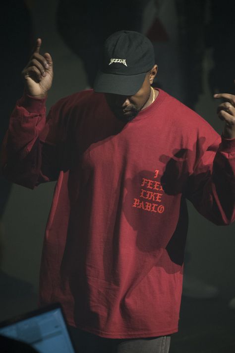 Yeezy Season 3, Kanye West Wallpaper, Life Of Pablo, New Kanye, Kanye West Style, Gosha Rubchinskiy, Yeezy Season, Madison Square Garden, Pop Up Store