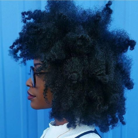 “a convenient and reliable routine you too can perform to ensure healthy and glorious coils..” The Blacker The Berry, Beautiful Black Hair, Afro Textured Hair, Beautiful Natural Hair, Pelo Afro, Natural Hair Beauty, 4c Hair, Coily Hair, Natural Hair Inspiration