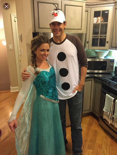 Elsa & Olaf Frozen Costumes Diy Olaf Costume Adult, Frozen Costume Diy, Olaf Frozen Costume, Frozen Halloween Costumes, Simpsons Costumes, Olaf Halloween Costume, Adult Disney Costumes, Frozen Costumes, Frozen Halloween