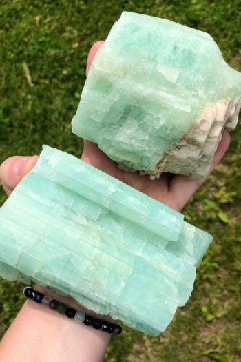 Aquamarine Aesthetic, Throat Chakra Crystals, Raw Aquamarine, Crystal Aesthetic, Pretty Rocks, Cool Rocks, Power Crystals, Aquamarine Crystal, Aquamarine Jewelry