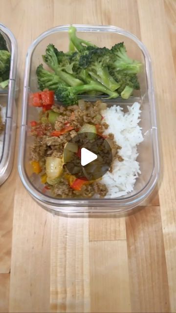 Easy Meal Prep Recipes on Instagram: "Meal Prep Wednesday🦃🍚🥦by the way it is 1/2 cup of rice. I wrote 1 cup in the captions by mistake 🤣🤣 with @fitlatina_15

#mealprepideas#mealprepmonday#mealprep#meal#healthyfood#healthylifestyle#healthy#foodiegram#foodielife#foodporn#foodlover#foodie" Easy Meal Prep Recipes, Light Eating, Meal Prep Plans, Meal Prep Recipes, Cup Of Rice, Vegan Meal Plans, Vegan Meal, Prep Recipes, Easy Meal Prep