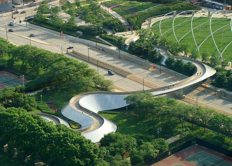 BP Pedestrian Bridge by Frank Gehry Chicago Parks, Millennium Park Chicago, Millenium Park, Chicago Design, Millennium Park, Grant Park, Frank Gehry, Chicago City, Pedestrian Bridge