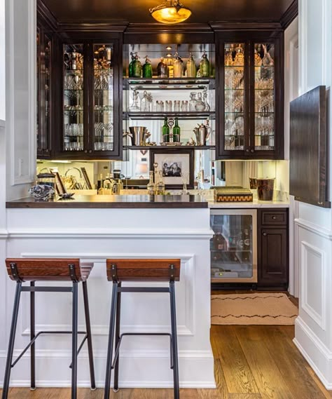 Bar In Casa, Home Bar Rooms, Bar Sala, Basement Bar Designs, Rob Lowe, Home Bar Designs, Mini Bars, Bar Room, Bar Ideas