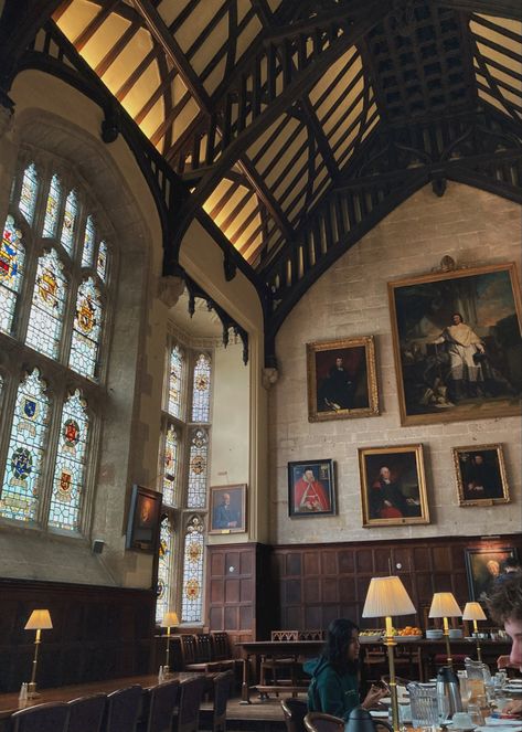 exeter college dining hall, dark academia Radio Lana Del Rey, Romantizing School Aesthetic, Maths Aesthetic, Messy French Girl Aesthetic, Reading Book Aesthetic, College Dining Hall, Exeter College, Boarding School Aesthetic, Lana Del Rey Music