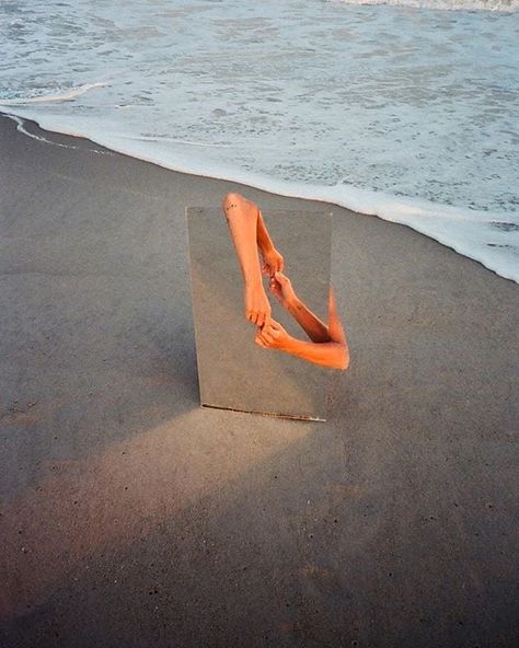 Image by Eric T. White #photography #photographer #mirror #reflection #hands #arms #minimal #beach #art #photo #picoftheday #instagram Beach Mirror, Mirror Photography, Reflection Photography, Surrealism Photography, Conceptual Photography, Creative Portraits, Artistic Photography, Photo Instagram, Image Photography