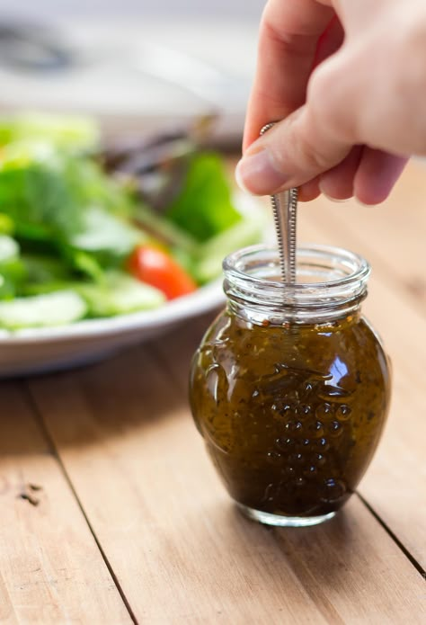 Low FODMAP Italian Salad Dressing - A Little Bit Yummy Ibs Diet Recipes, Low Fodmap Recipes Dinner, Fodmap Friendly Recipes, Low Fodmap Diet Recipes, Ibs Recipes, Fodmap Diet Recipes, Gluten Free Sides, Fodmap Friendly, Italian Salad Dressing