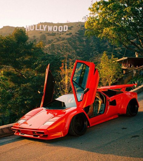 Vintage Sports Cars, Cool Car Pictures, Lamborghini Countach, Ferrari F40, Street Racing Cars, Super Luxury Cars, Fancy Cars, Pretty Cars, Italian Cars