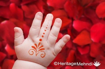 Gorgeous Mehndi Design, Henna Design Easy, Baby Mehndi, Baby Mehndi Design, Kids Henna, Modern Mehndi, Henna Designs For Kids, Design Henna, Mehndi Designs For Kids