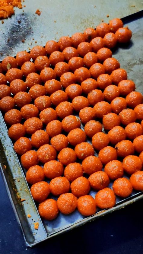 Motichoor Ladoo, Diwali Sweets, Indian Food, Hd Photos, Indian Food Recipes, Diwali, Carrots, Collage, Pins