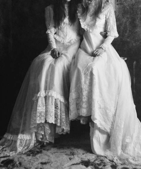 Ghost Wedding Dress, Gemma Doyle, Victorian Ghost, Picnic At Hanging Rock, Secret Wedding, Yennefer Of Vengerberg, Victorian Aesthetic, Dark Dress, Penny Dreadful