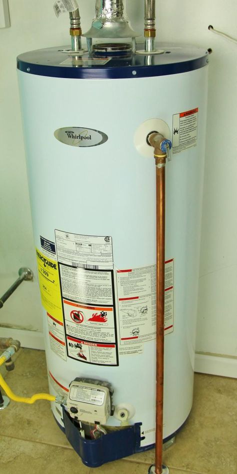 Water Heater Diy, Water Heater Maintenance, Diy Heater, Diy Home Decor For Apartments, Water Heater Installation, Pex Tubing, Water Heater Repair, Easy Home Improvement, Hot Water Tank