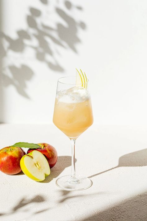 Vermouth Spritz, Recipe With Apple, Rose Spritz, Spritz Recipe, Dry Vermouth, Angostura Bitters, Granny Smith Apples, Vermouth, Granny Smith