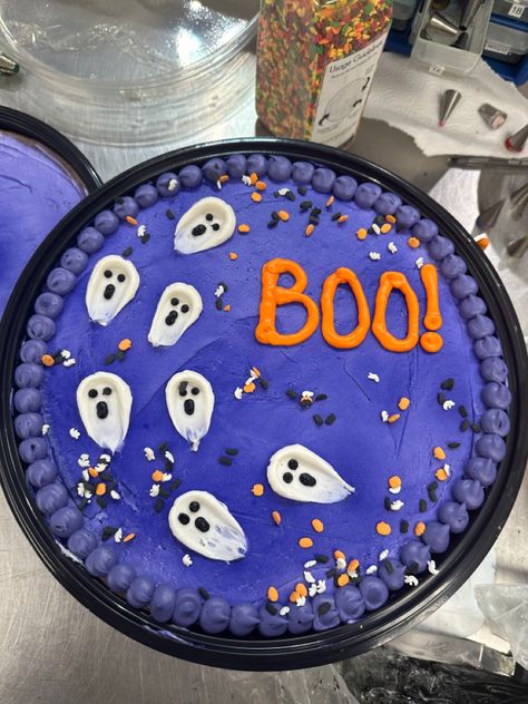 Fall Themed Cookie Cake, Halloween Cookie Cake Decorating, Ghost Cookie Cake, Halloween Message Cookies, Halloween Cookie Cake Designs, Fall Cookie Cake Designs, Cookie Cake Decorating Ideas Birthdays, Halloween Cookie Cakes, Halloween Cookie Cake