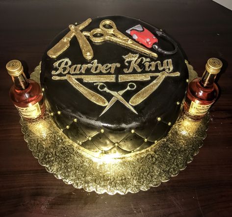 Barber Birthday Party Ideas, Barber Cakes For Men, Barber Cake Ideas, Happy Birthday Hairdresser, Pillow Wedding Cakes, 26 Birthday Cake, Fondant Cakes Birthday, Balloon Bouquet Diy, Cake For Husband