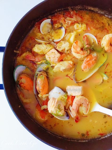 Sumptuous Bouillabaisse Marseilles: French Fish Soup - COOK COOK GO Boulibaisse Recipe, Boulliabaise Recipe, Easy Fish Soup, Fish Boil Recipe, French Fish Soup, Seafood Bouillabaisse, Bouillabaisse Recipe, French Diet, Michelin Chef