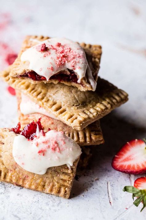 Chocolate Pop Tarts, Strawberry White Chocolate, Chocolate Homemade, Chocolate Pops, Pop Tart, Slow Cooker Desserts, Strawberry Chocolate, Snacks To Make, Half Baked