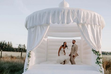 Bouncy House Wedding, Bridal Bounce House, Wedding Bounce House, Bounce House For Wedding, Cloud Wedding, Bounce House At Wedding, Wedding White Bounce House, Jump House, Bouncy House