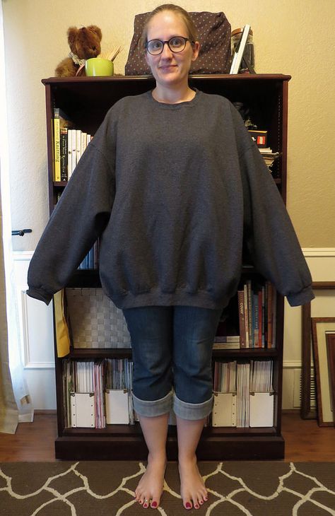 Carissa Knits: Don't Sweat It Turn Sweatshirt Into Cardigan, Sweatshirt To Tunic Diy, Sweatshirt Too Big Hacks, Sweatshirt Hacks Diy, Alter Sweatshirt Diy, How To Shorten A Sweatshirt, How To Make A Sweatshirt Smaller, Sweatshirt Alterations Ideas, Sweatshirt Redo Diy