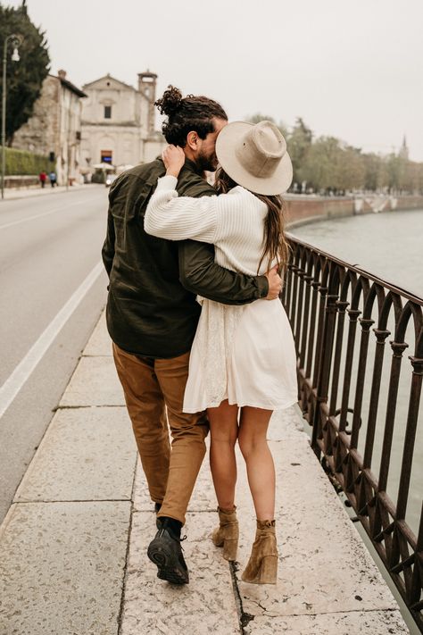 neutral earthy color palette outfit for engagement photoshoot Cozy Couple Photoshoot, Couple Photoshoot Outfit Ideas, Couple Photoshoot Outfits, Cozy Couple, Photoshoot Outfit Ideas, Engagement Picture Outfits, Couple Outfit Ideas, Fall Engagement Pictures, Engagement Photography Poses