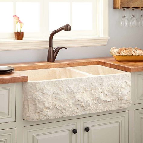 Kitchen sink design with a raw marble stone - Beautiful Homes Stone Farmhouse Sink, Stone Sink Kitchen, Best Farmhouse Sinks, Sinks Kitchen, Farmhouse Sinks, Kitchen Sink Design, Tuscan Kitchen, Farmhouse Kitchen Design, Marble Sinks