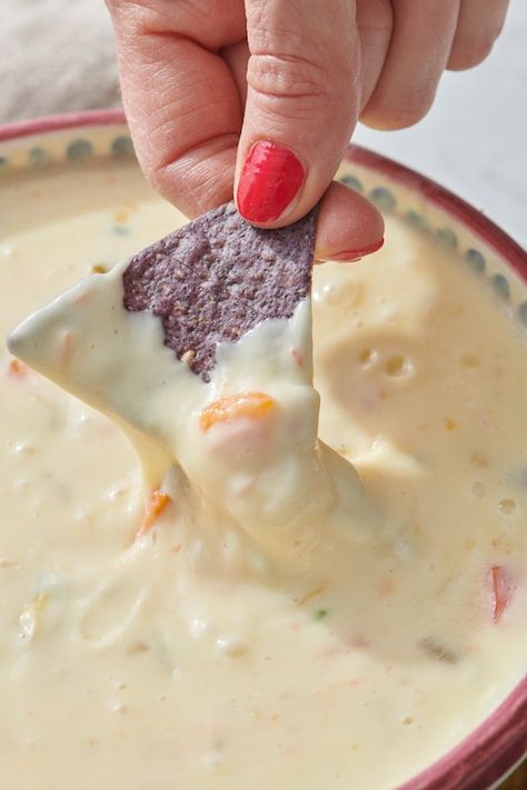 Slow Cooker Queso Blanco - (No Velveeta) - Weelicious Queso Without Velveeta, Queso Recipe Crockpot, Slow Cooker Queso, Queso Blanco Recipe, Pulled Pork Tacos, Queso Recipe, Crockpot Pulled Pork, Cheese Dip Recipes, Pork Tacos