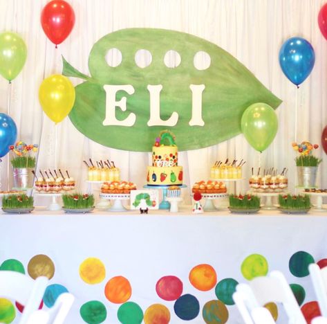 Decoration Backdrop Ideas, Eric Carle Party, Caterpillar Birthday, Caterpillar Party, Decoration Backdrop, Hungry Caterpillar Party, Hungry Caterpillar Birthday, Baby Birthday Themes, 1st Birthday Themes