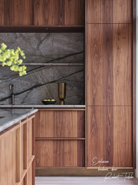 Walnut Cabinets Kitchen, Modern Walnut Kitchen, Walnut Kitchen Cabinets, Modern Wood Kitchen, 70s Kitchen, Home Wet Bar, Walnut Kitchen, Kitchen Cabinet Styles, Contemporary Kitchen Design