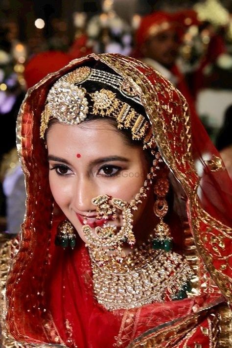 Photo By Makeovers by Saloni Patni - Bridal Makeup Rajputana Bridal Look, Rajput Bridal Look, Rajasthani Bride Makeup, Rajwada Bridal Look, Rajput Bride Royal, Rajasthani Bride Traditional, Royal Rajasthani Bride, Rajasthani Bridal Look, Marwadi Bride