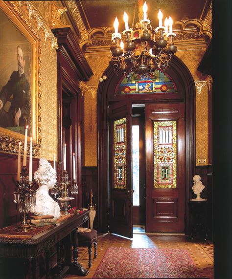 Reitz Home Museum in downtown Evansville Victorian Mansion Interior, Victorian Entryway, Old Victorian Homes Interior, Victorian Autumn, Old Victorian Mansions, Manor Interior, Victorian House Interiors, Home Museum, Victorian Manor