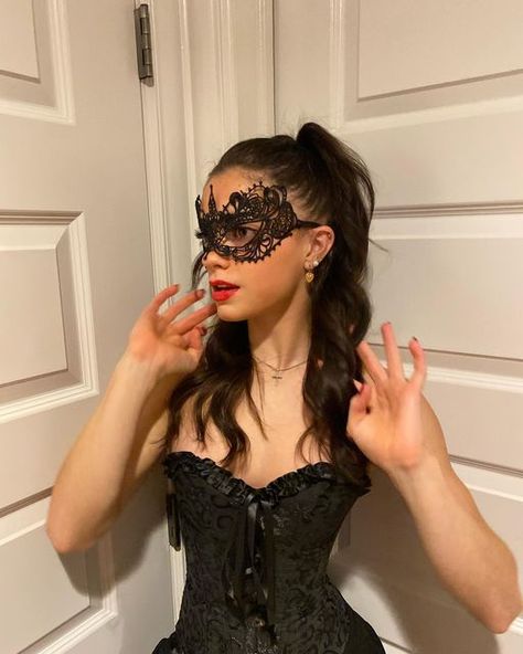 Kalea Lynn on Instagram: "Where’s my doppelgänger?" Costumes With Masks Halloween, Halloween Customes Brunette, Masquerade Hair Styles, Masquerade Outfit Halloween, Masquerade Homecoming Outfit, Old Hollywood Masquerade, Mascarade Hairstyles With Mask, Masquerade Mask Hairstyles, Masquerade Hair Ideas