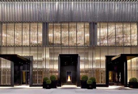 New York's Latest Five-Star Hotel The Baccarat Shares The City's Parisian Secrets Entrance Facade, Baccarat Hotel, Hotel Facade, Ny Hotel, Porte Cochere, Hotel Entrance, Nyc Hotels, Facade Lighting, New York Hotels