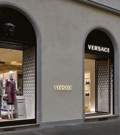 Versace Store Aesthetic, Shopfront Design Retail, Store Facade Design, Boutique Exterior, Saree Showroom, Store Facade, Versace Store, Store Entrance, Classic Facade