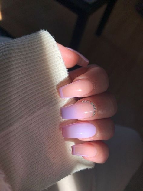 Lavender Nails With French Tip, Pink To Purple Nails, Lilac Nails Acrylic Lavender Short, Lavender Nails Acrylic Coffin, Spring Nails 2024 Coffin, Ombre Nails Purple Lavender, Lavender Nails French Tip, Nails Lilla, Lavender Nails With Glitter