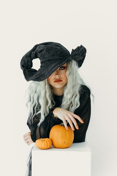 Scary Games To Play, Black Witch Costume, Banana Ghosts, Halloween Shots, Big Pumpkin, Halloween Photography, Scary Games, Halloween Tattoo, Halloween Photoshoot