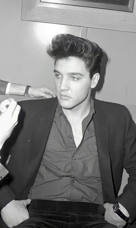 Milton Berle, Young Elvis, Elvis Presley Pictures, Elvis And Priscilla, Elvis Presley Photos, Priscilla Presley, Austin Butler, Mötley Crüe, Cultura Pop