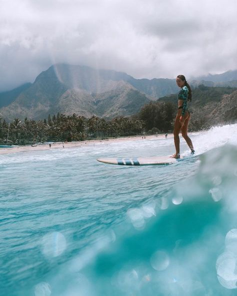 Ocean Summer Aesthetic, Vibe Alone, Surfing In Hawaii, Pray For Surf, Girl Surfer, Breaking Waves, Surf Aesthetic, Water Surfing, Surfing Pictures