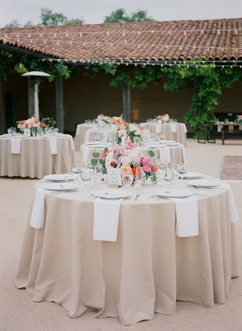 Sage Table Linen Wedding, Table Cloth Wedding Ideas, Wedding Table Placemats, Colored Tablecloths Wedding, Wedding Tablecloth Ideas Round Tables, Reception Table Linens, Wedding By The Beach, Open Air Wedding, Round Wedding Tables