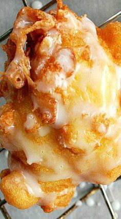 Fresh peach fritters Peach Fritters, Fritters Recipe, Peach Desserts, Fritter Recipes, Peach Recipe, Donut Recipes, Yummy Sweets, Aioli, How Sweet Eats