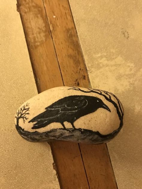 Kids Nativity Set, Rock Birds, Crow Or Raven, Rock Wrapping, Crow Design, Wrapped Rocks, Smooth Rock, Rock Painting Tutorial, Painted Rocks Kids