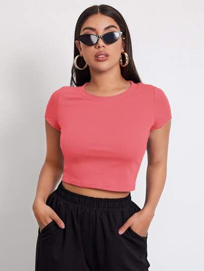 Pink Crop Top Outfit, Cropped Tee Outfit, Baby Pink Crop Top, Hot Pink Shirt, Gamine Style, Hot Pink Tops, T Shirt Crop Top, Summer Crop Tops, Pink Crop Top