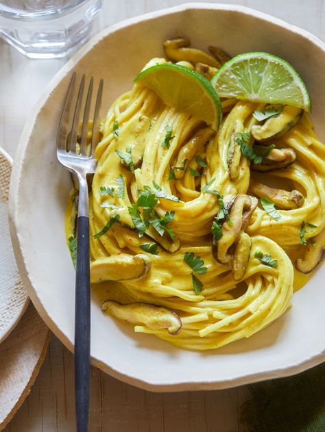 Thai Yellow Curry Noodles with Shiitake Mushrooms Yellow Curry Noodles, Thai Yellow Curry, Best Mac N Cheese Recipe, Yellow Curry Paste, Spoon Fork Bacon, Yellow Curry, Best Mac And Cheese, Vegan Fish, Curry Noodles