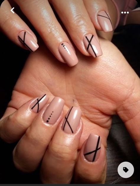 Geometric Nail Art Square, Minimalist Nail Art Square, Line Nail Designs, Summer Nails Art, Line Nail Art, To Try, Subtle Nails, Stylish Nails Designs, Need To