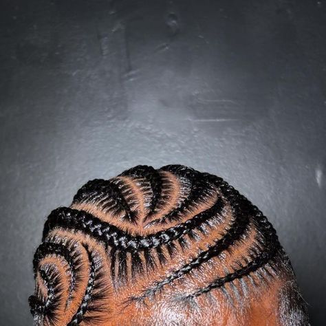 𝐋𝐎𝐎𝐊𝐒𝐁𝐘𝐌𝐘𝐀⭐️ on Instagram: "Large viral braids 😍😍

##fulanibraids #nyc #brooklynbraider #bohostyle #knotlessbraids #knotlessbraidsnyc
#brooklynhairstylist #stitchedbraidsnyc #explorepage #viralbraidsnyc #atlstylist #licensedbraiders" Big Alicia Keys Braids, Large Alicia Keys Braids, Keys Braids, Kid Braids, Inspo Hairstyles, Braiding Techniques, Alicia Keys Braids, Parting Hair, Black Hair Updo Hairstyles