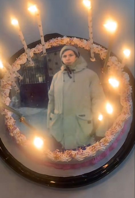 Micheal Cera Birthday Cake, Silly Birthday Cake, Michael Cera Cake, Silly Cakes, Michael Cera, Funny Birthday Cakes, 17th Birthday, Pretty Birthday Cakes, Scott Pilgrim