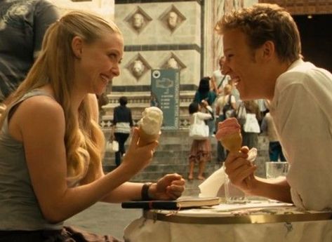 Juliet Movie, Romance Movies Best, Romcom Movies, Letters To Juliet, Great Movies To Watch, Romantic Comedy Movies, I Love Cinema, Chick Flicks, My Kind Of Love