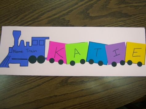 Name Train via storytimekatie -- "Originally found on Pinterest, this craft idea comes from Tippytoe Crafts. My volunteers assembled the cars/wheels and engine/wheels. The kids were able to write their names (some with parent’s help, of course) and put together their train." Transportation Prek, Developmental Preschool, Train Craft, Transportation Theme Preschool, Train Crafts, Paper Train, Name Train, Transportation Activities, Storytime Crafts