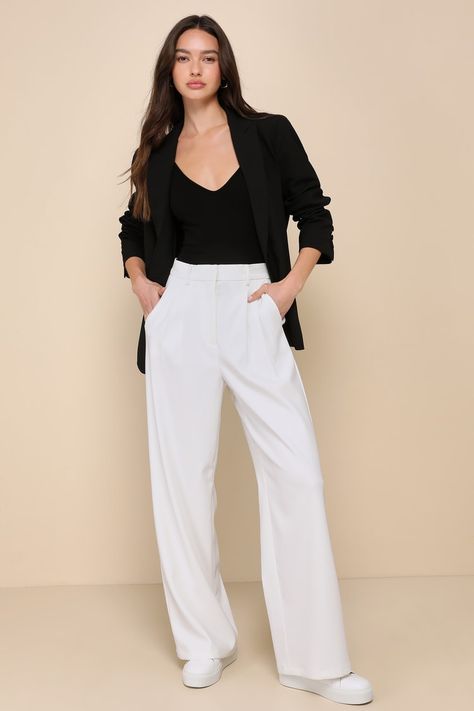 Summer Trousers Outfits, Executive Outfit, Modern Academia, White Trousers Outfit, Black Jacket Outfit, Wide Leg Trousers Outfit, Pants Outfit Work, Cute Office Outfits, Capricorn Rising