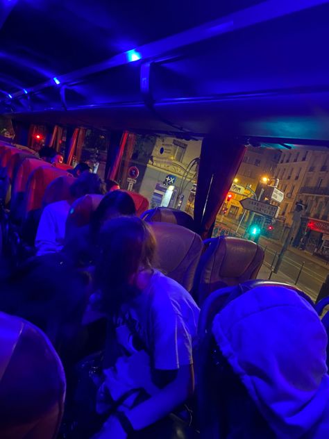 taking a charter bus to the airport </3 France School Trip, Charter Bus Aesthetic, School Trip Bus, Vicky Core, Washington Dc Photography, City Life Aesthetic, Bus Trip, Charter Bus, Canadas Wonderland