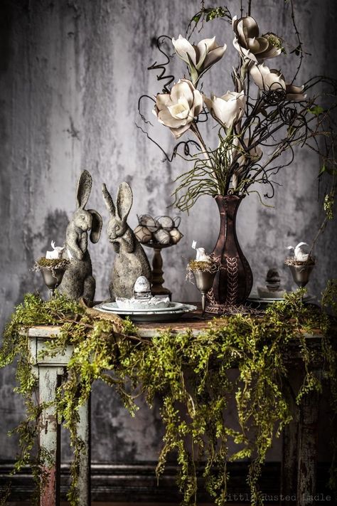 Sophisticated Easter Decor, Moody Easter Decor, Classy Easter Decor, Natural Easter Decor, Homemade Easter Decorations, Victorian Wedding Themes, Easter Home Decor Ideas, Vintage Spring Decor, Joy Decorations